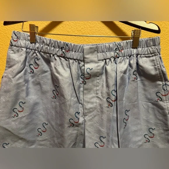 New Authentic Gucci GG Logo Snake Shorts Bermuda Size IT 52 / US L Waist 34 - 40